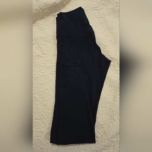 Lululemon Black Activewear leggings - Picture 2 of 2